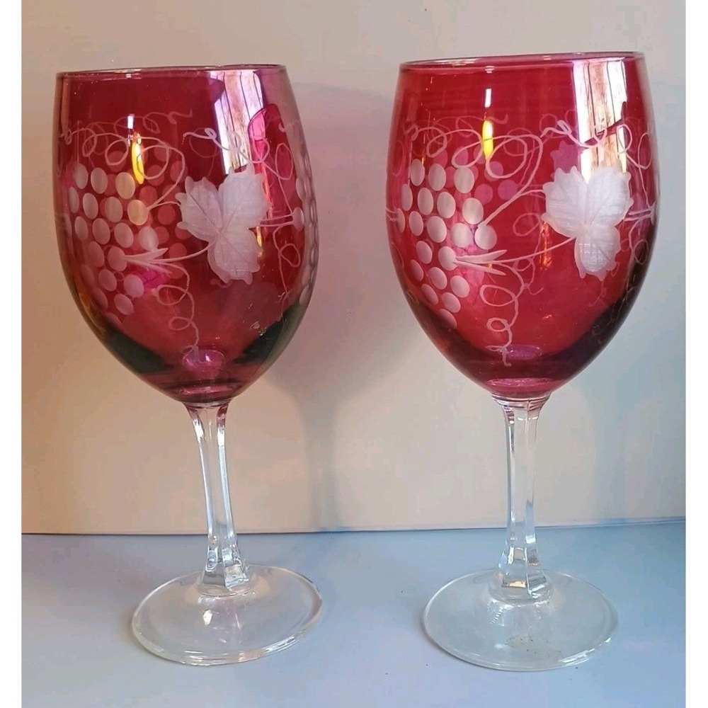 Vintage Pair Of Cranberry Etched‎ Wine Glasses Grapes On Vine W/Leaves